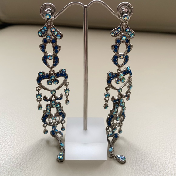 🆕🔥Oversized Shiny Blue Crystals Earrings - Picture 4 of 5